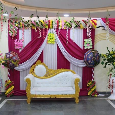 Shourya Hotel And Banquet Noida Luaran gambar
