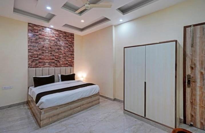 Shourya Hotel And Banquet Noida Luaran gambar